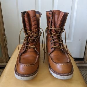 Red Wing 10877 moctoe boots